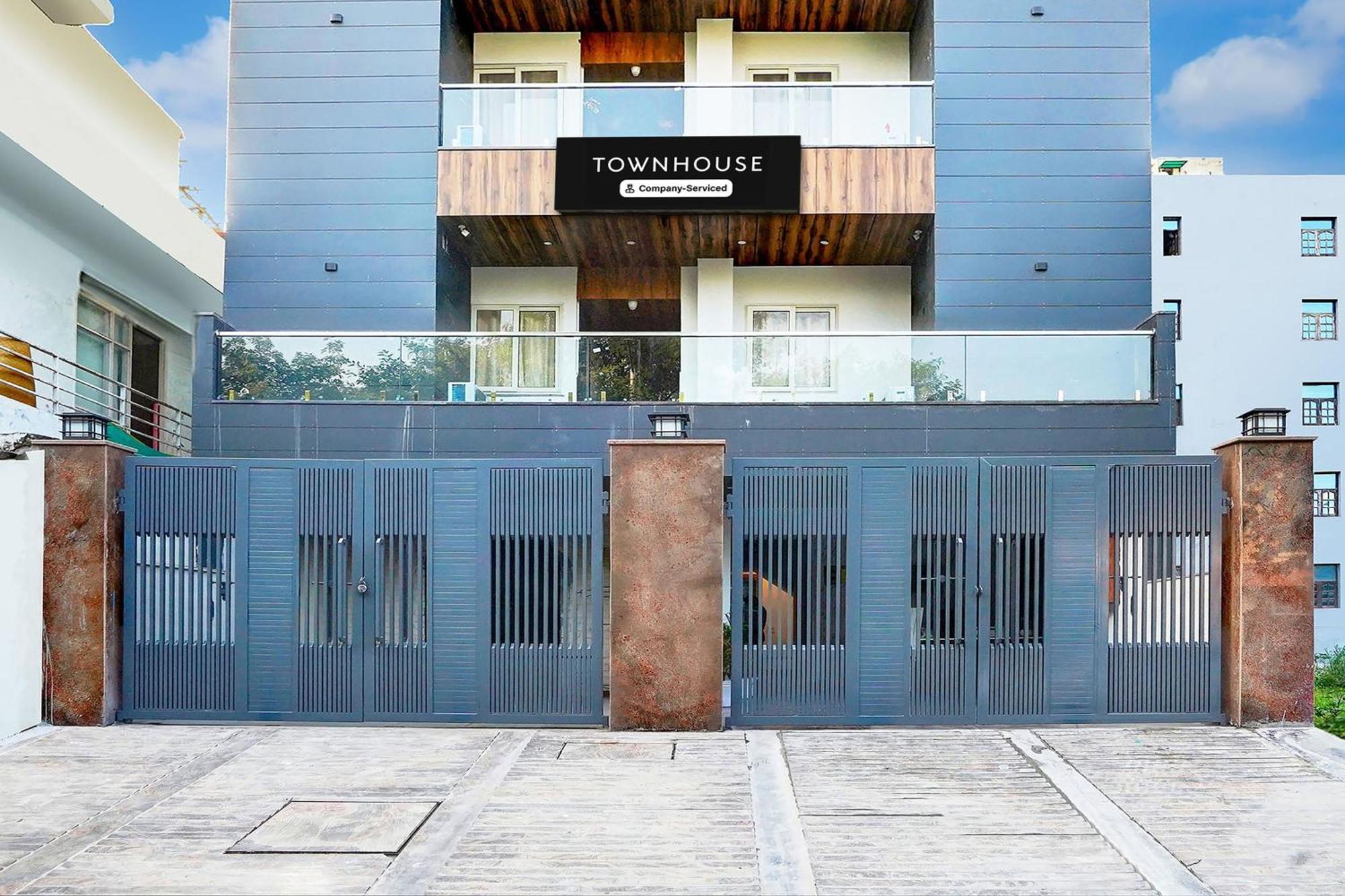 Super Townhouse Sector 104 Noida Hotel Luaran gambar