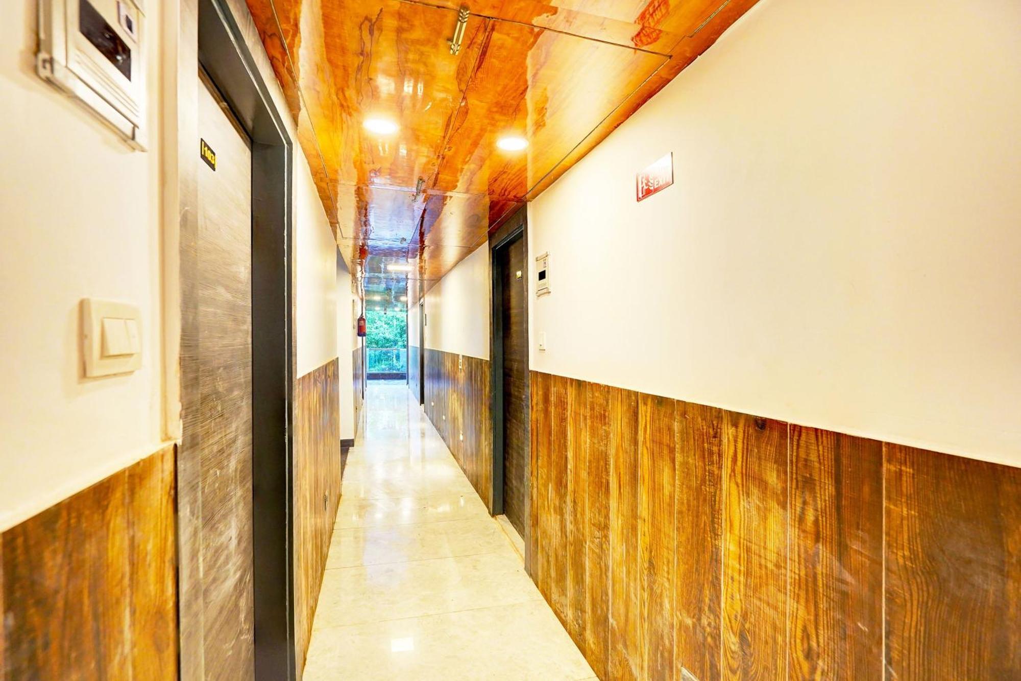 Super Townhouse Sector 104 Noida Hotel Luaran gambar