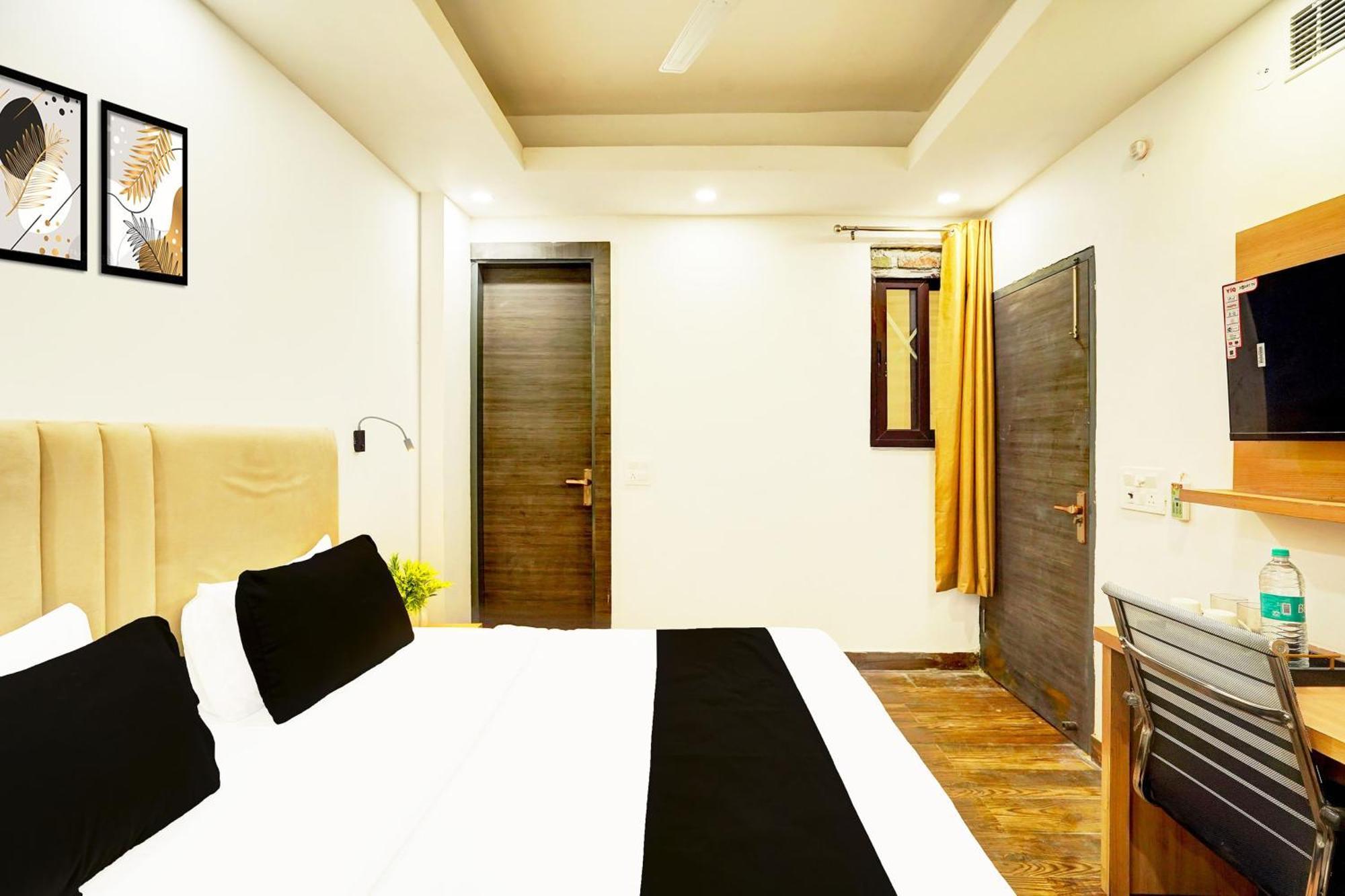 Super Townhouse Sector 104 Noida Hotel Luaran gambar