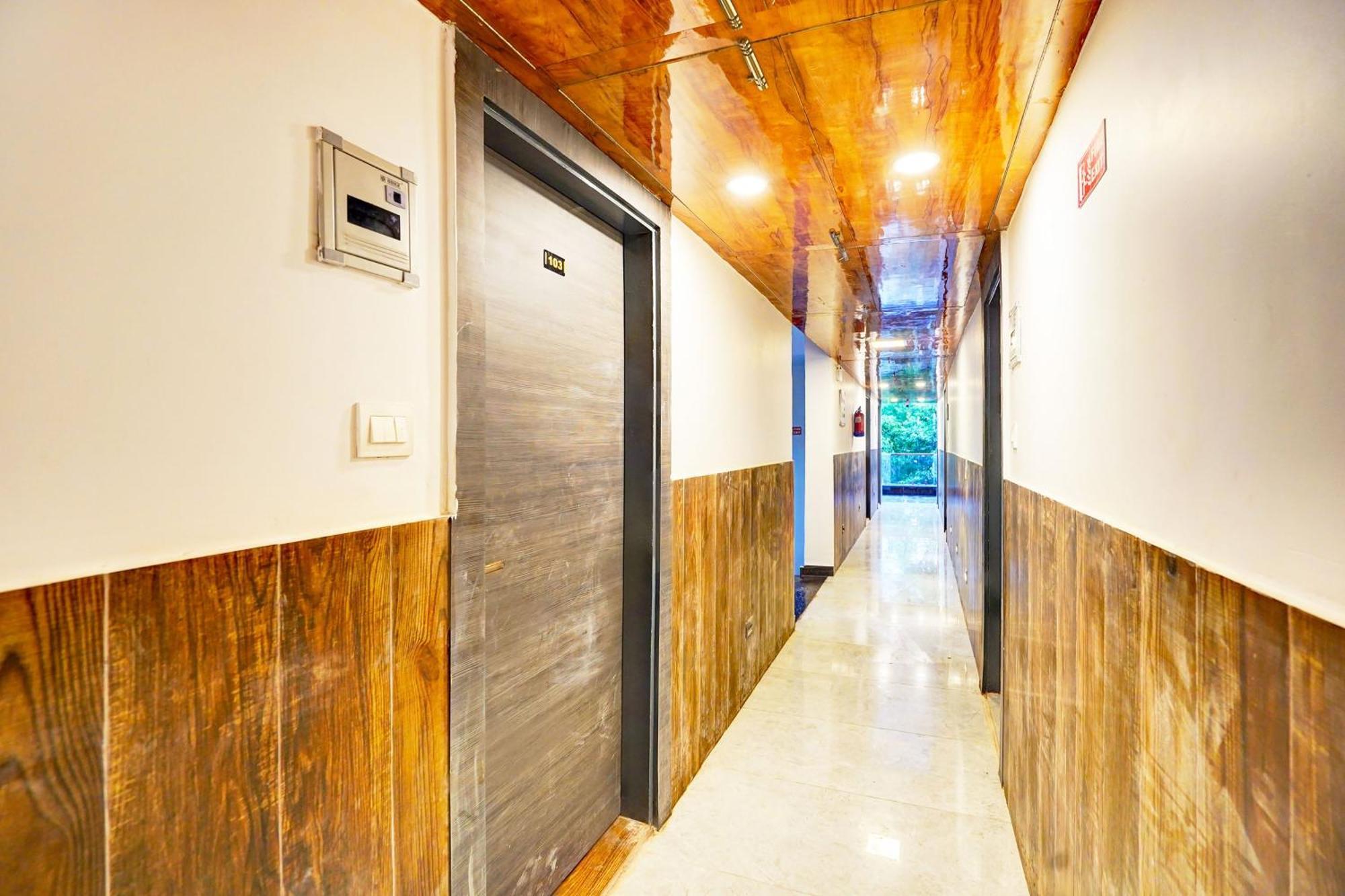 Super Townhouse Sector 104 Noida Hotel Luaran gambar