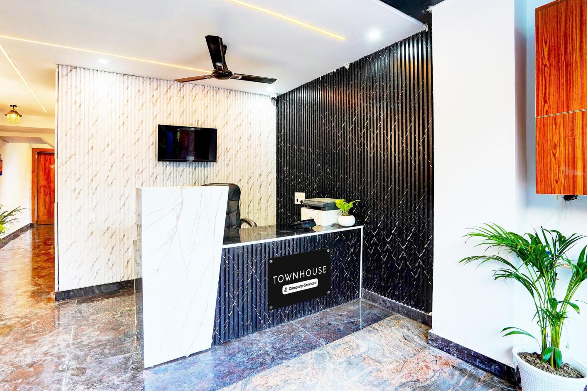 Super Townhouse Sector 104 Noida Hotel Luaran gambar