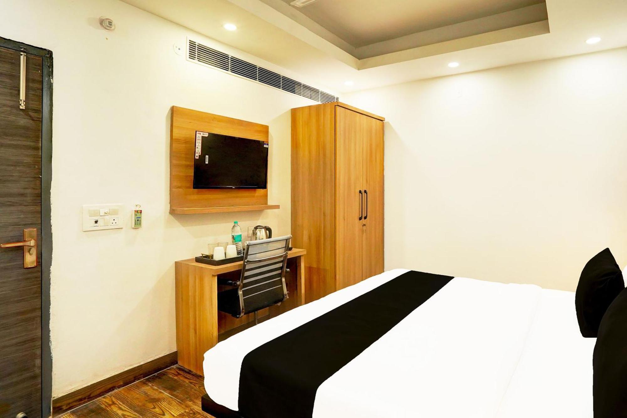 Super Townhouse Sector 104 Noida Hotel Luaran gambar