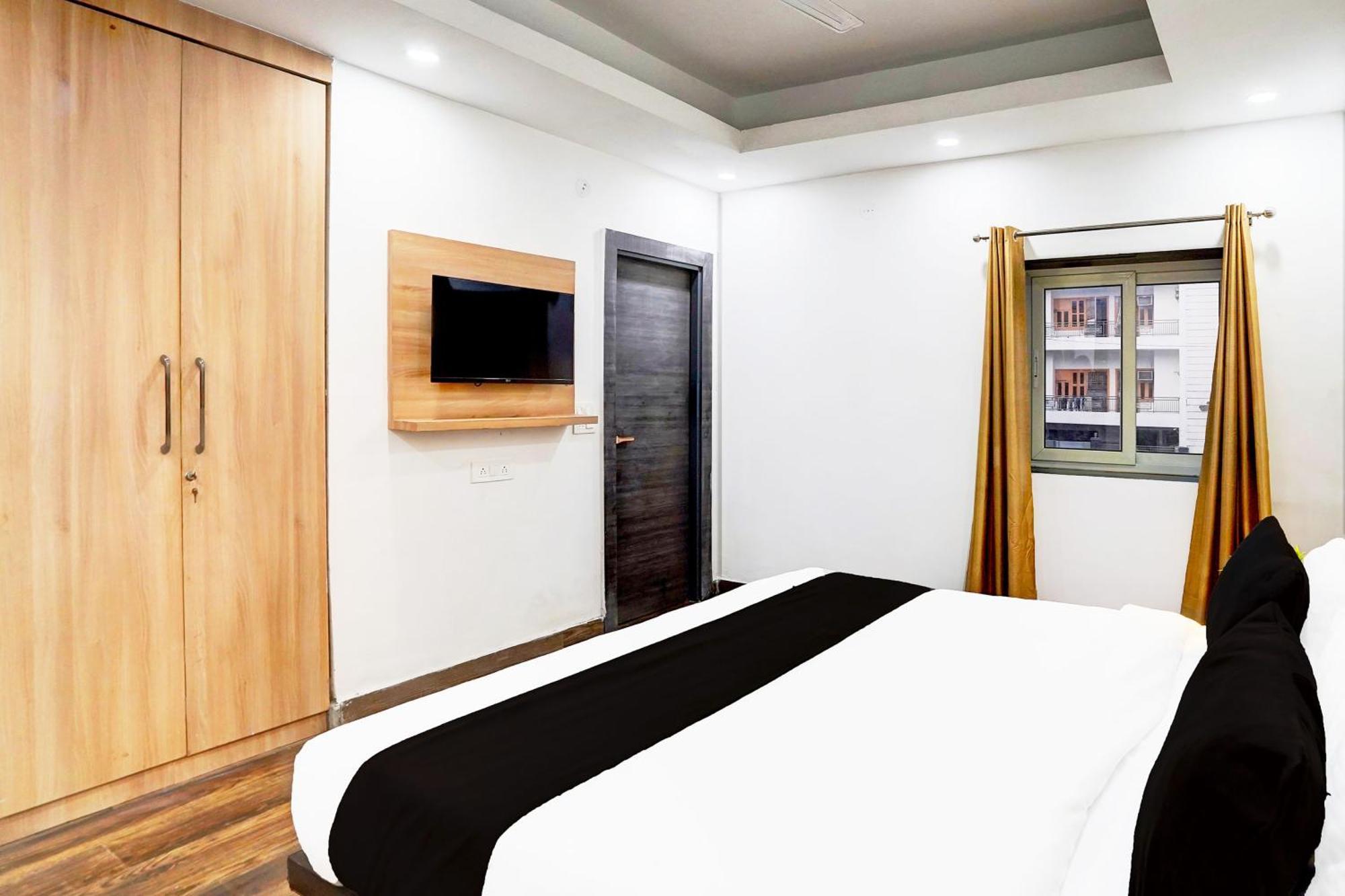 Super Townhouse Sector 104 Noida Hotel Luaran gambar